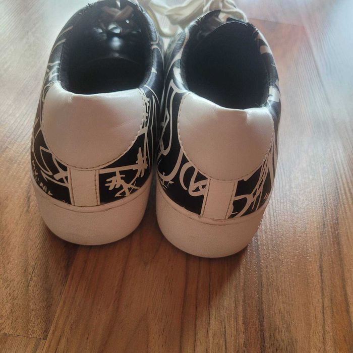 Michael kors уникални кецове с графити естествена кожа