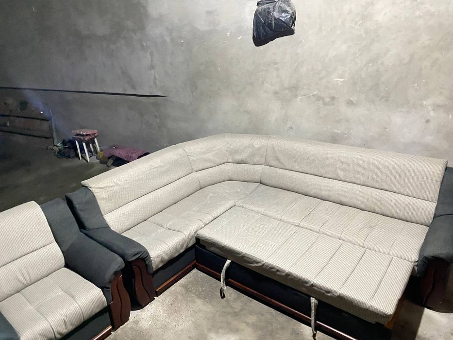 Ugalok divan sotiladi