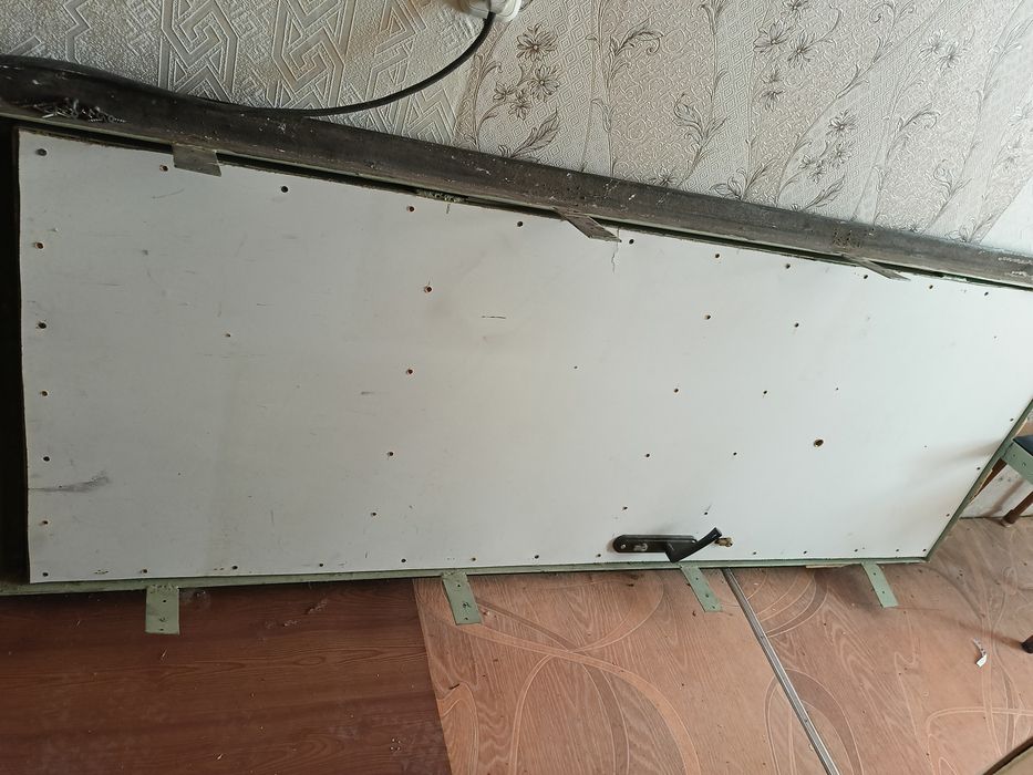 Железная, входная дверь