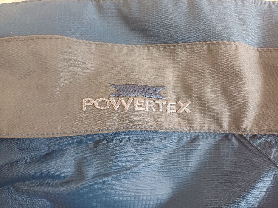 Pantaloni și geaca de munte The  North Face și  Salewa