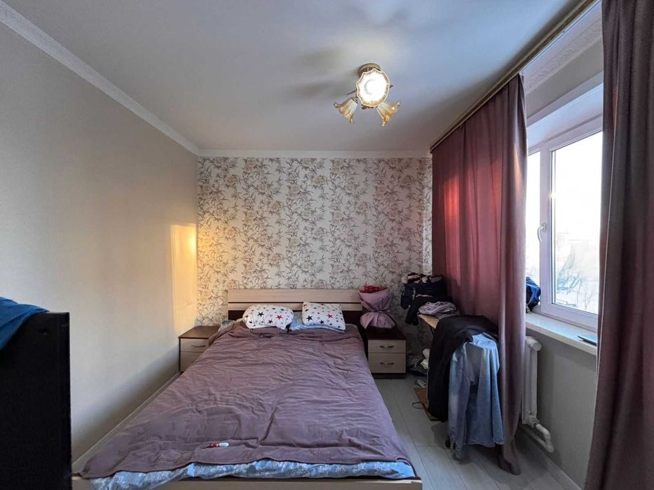 продам четырехкомнатную квартиру