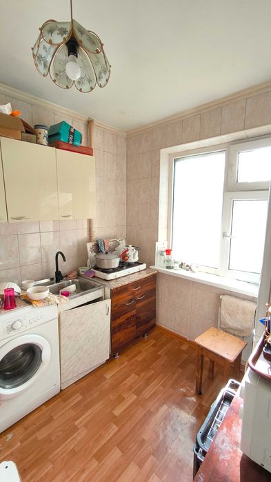 Продаётся 2-комнатная квартира на 1 этаже. ЖАНГЕЛДИНА-остановка АЙГУЛЬ