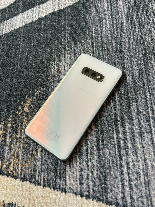 Самсунг с10е срочно 11 версия андроид