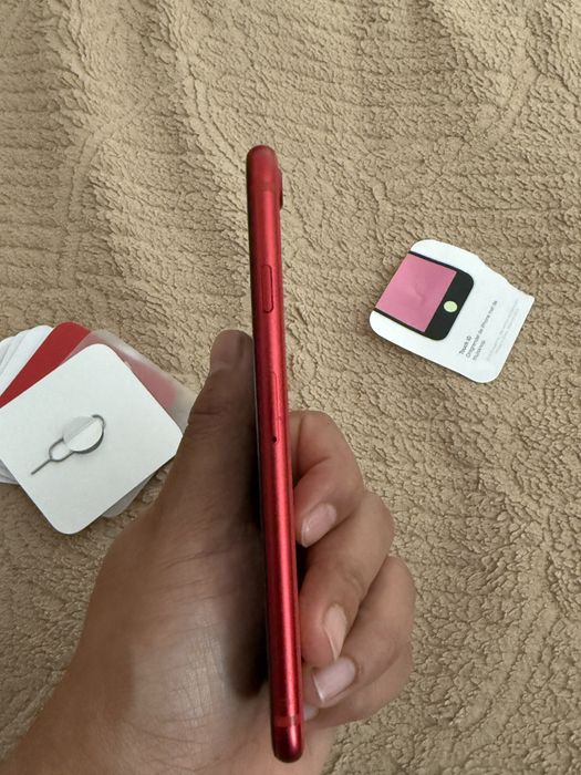 IPhone se gen2 2020год