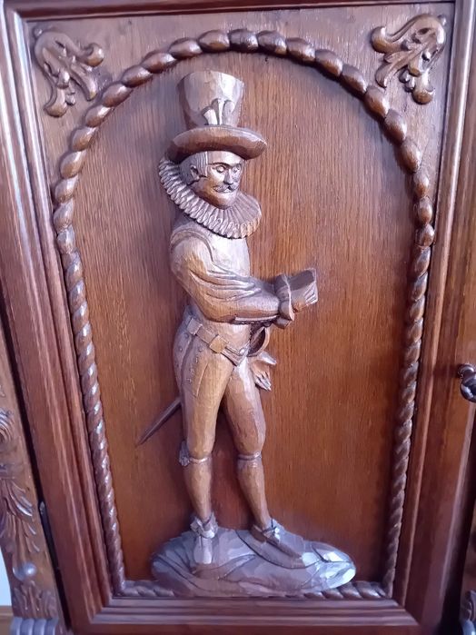 Mobila Renastere Spaniola .Corpurile de mobilier se vand si separat.