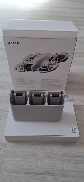 Încărcător + 2 baterii dronă DJI Neo