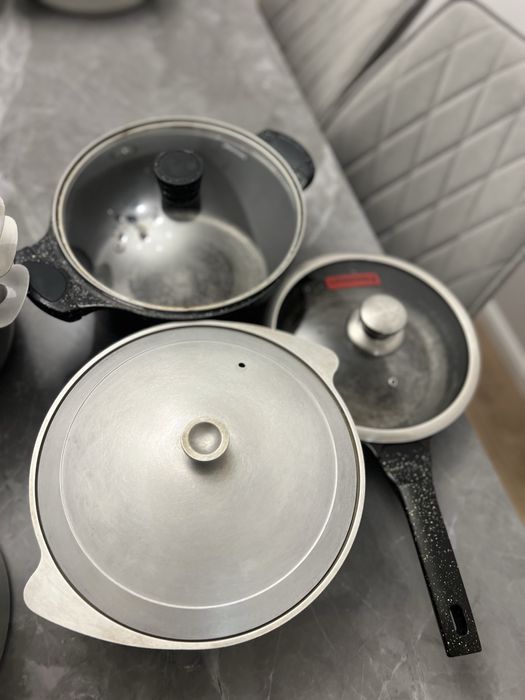 Продам набор кастрюлей