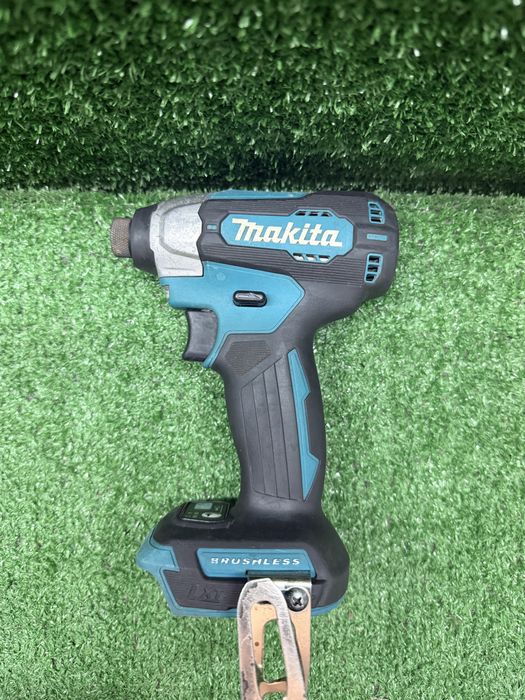 Безчетков импакт Makita DTD157