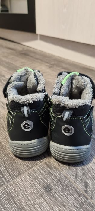 Vând ghete marimea 26