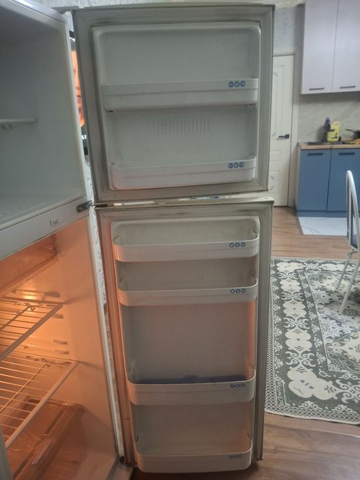 Продам холодильник