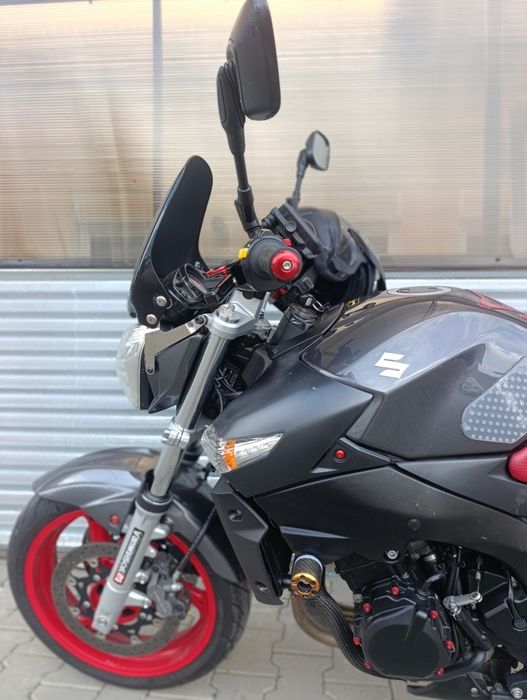 SUZUKI GSR 600 Yoshimura