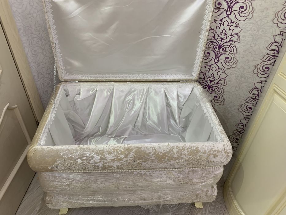 Срочно Продам Сундук для приданного !