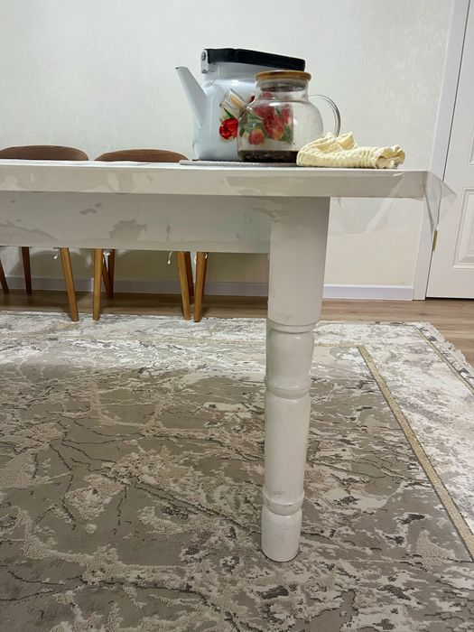 Срочно продам стол для кухни