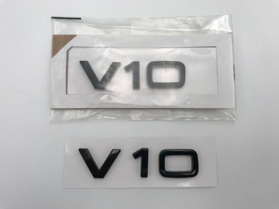 Emblema AUDI V10 aripa negru