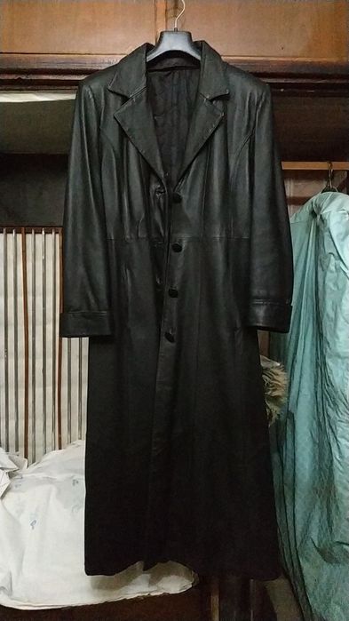 Продается кожанное пальто