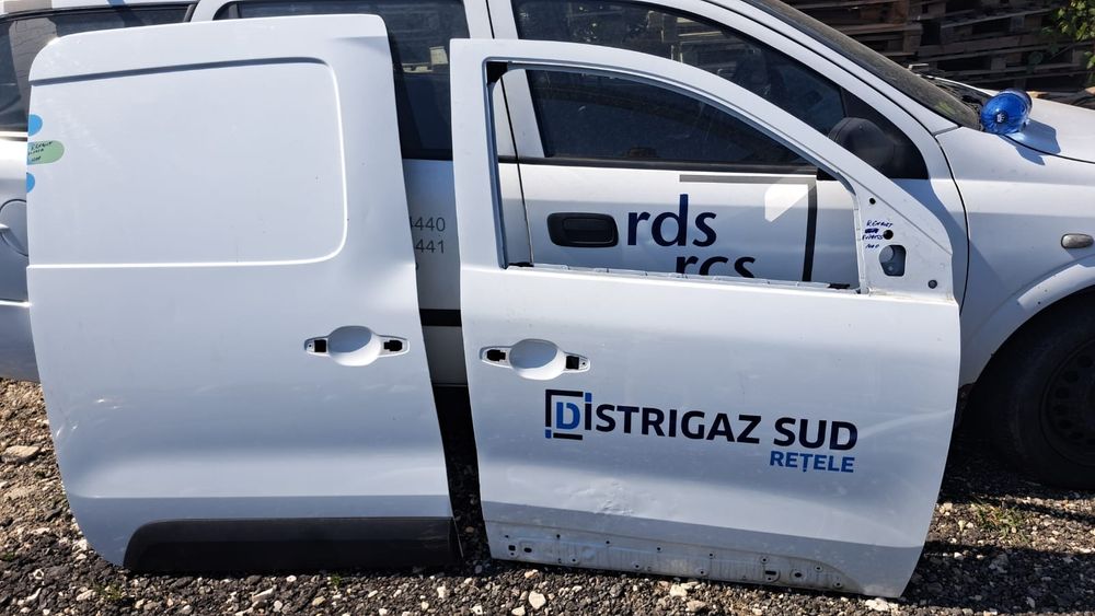 Usa culisanta, ușă fata stg/Dr  Renault Express, aripa Dr/stg fata