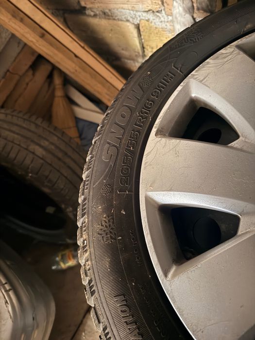 Джанти с гуми зимни 205/55/16