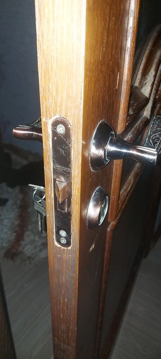 Установка двери есік орнату