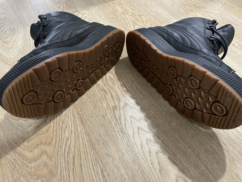 Vând ghete unisex Puma, marimea 40.5