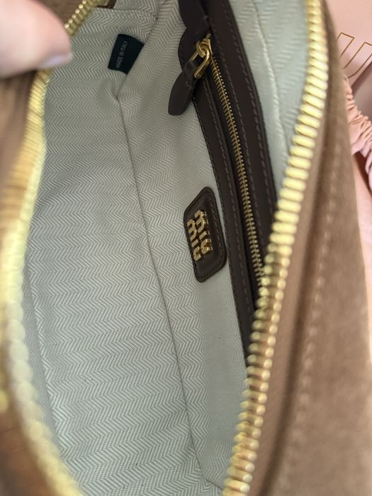 Miu miu ест.велур чанта НАЛИЧНА 399лв