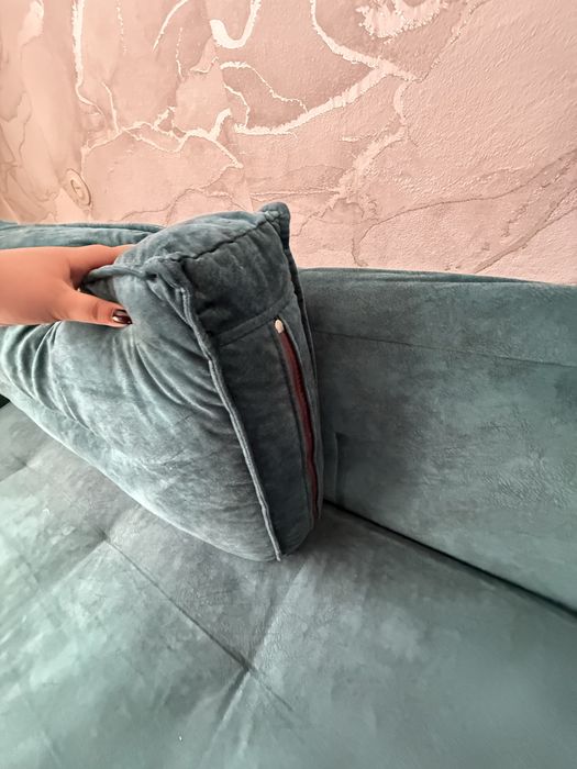 Срочно продам диван