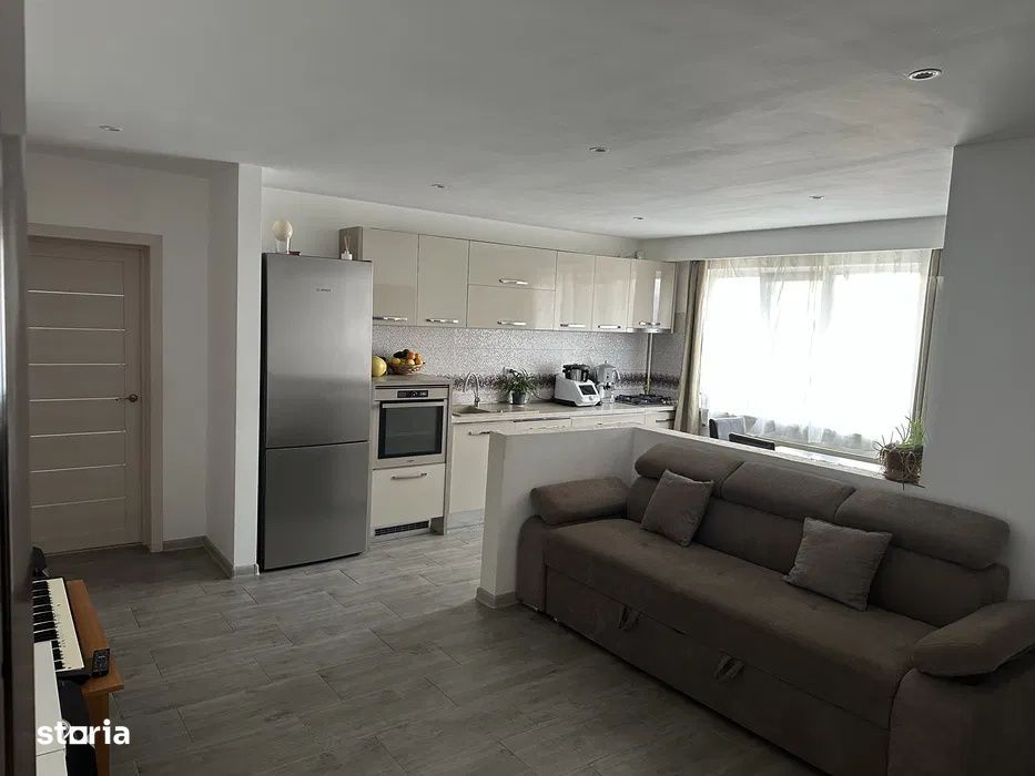Apartament cu 3 camere, 73 mp, parcare, zona Cetatii — fotografia 3