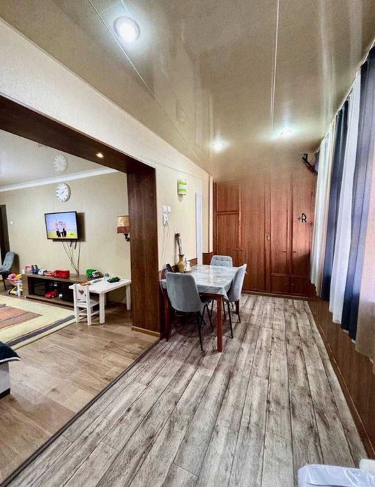 Массив Ялангач 3/2/4 кирпич 70м2 эко базар