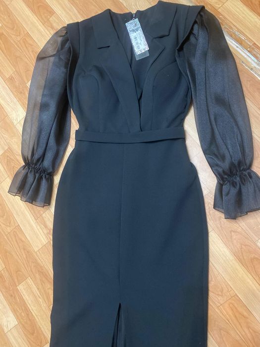 Платье шикарное прямое