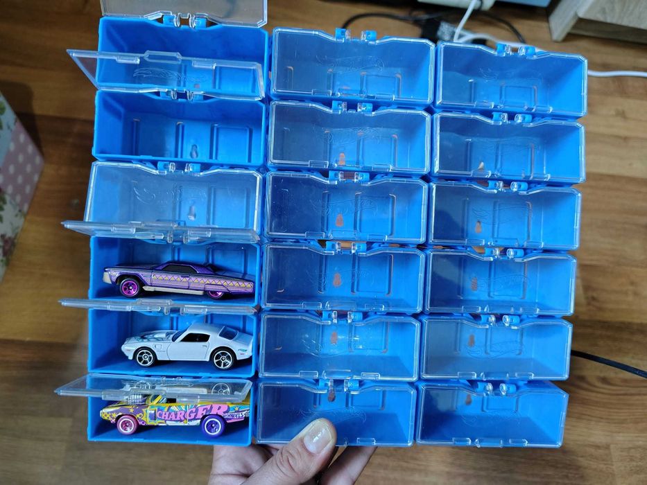 Cutie Multibrick pentru 36 masinute, Hot Wheels