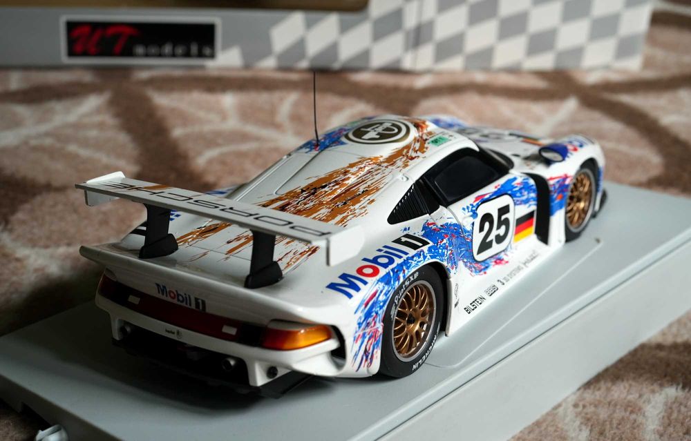 model PORSCHE 911 GT1  UT Models  1/18