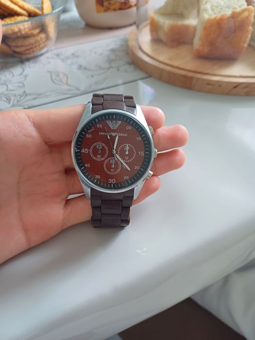 Продаю часы армани