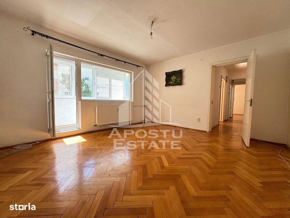 Apartament cu 3 camere, decomantat, etajul 2 , zona Spitalul Judetean — fotografia 1
