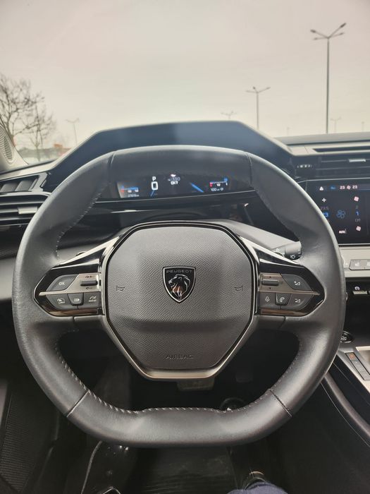 Peugeot 308 an 2022 km 33000