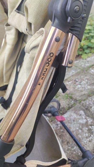 Продавам детска количка – здрава и удобна