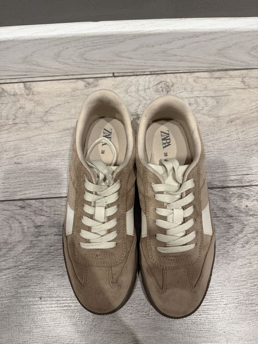 Zara кроссовки  38 р