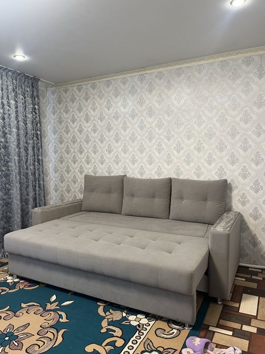 Срочно продам диван для зала!