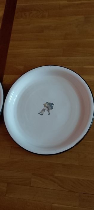 Советское эмалированное блюдо.