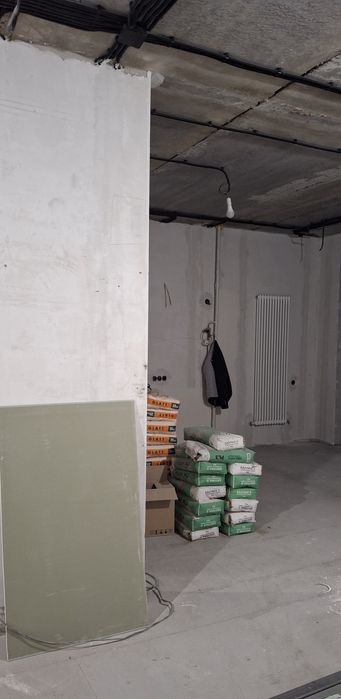 Штукатурка стен, отделка, стяжка, демонтаж, частичный ремонт