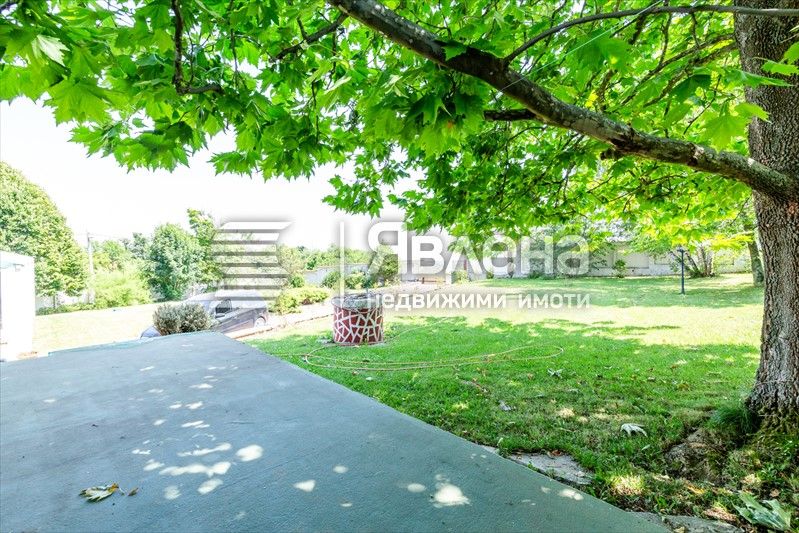 Продава се Къща в Банкя - 700 кв.м за 850 €/кв.м - Снимка #1