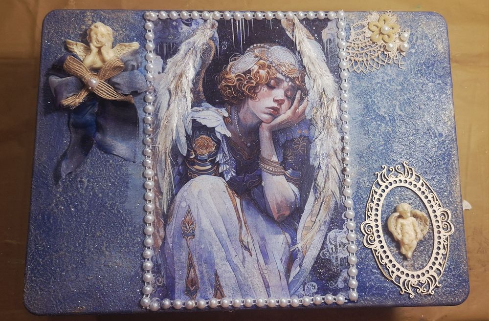 Коледни декорации и подаръци