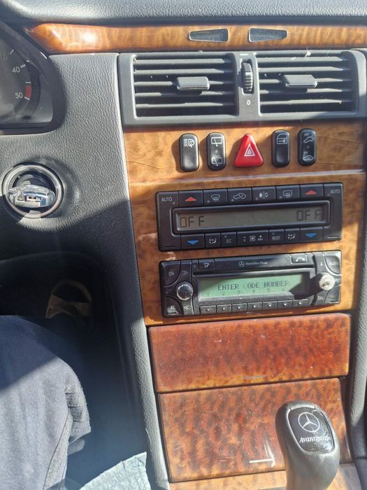 Mercedes-Benz E270