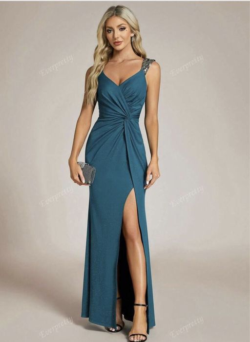 Продавам официална рокля SHEIN, нова, с етикет+подарък