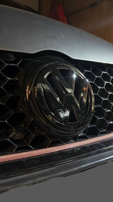 Set 2 Embleme Fata Spate Negru Lucios Volkswagen VW Golf 5 MK5, Glossy