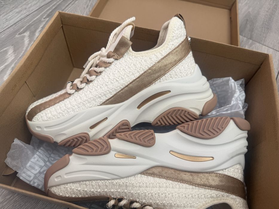 Adidasi Steve Madden