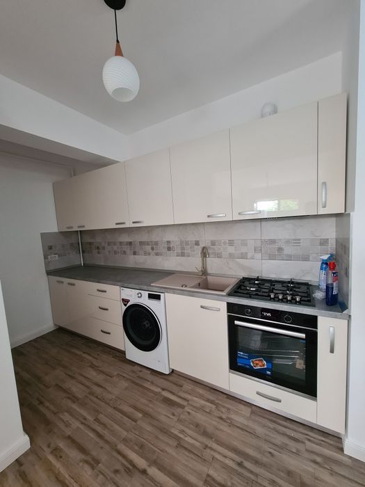 Apartament nou,aflat la parter,deosebit.