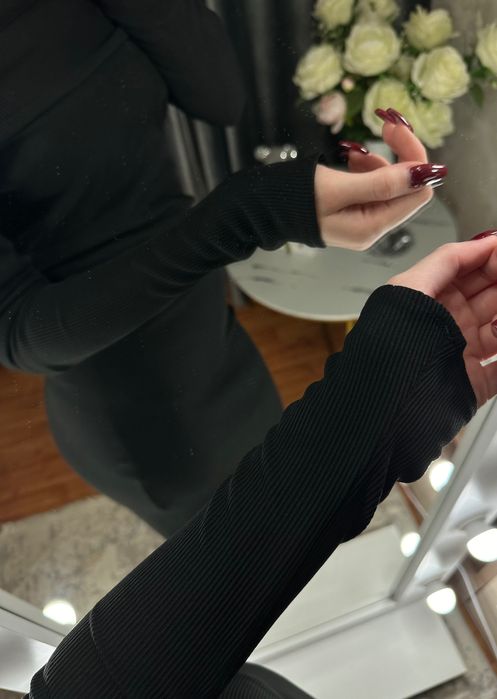 Платье спущенные плечи /НОВОЕ