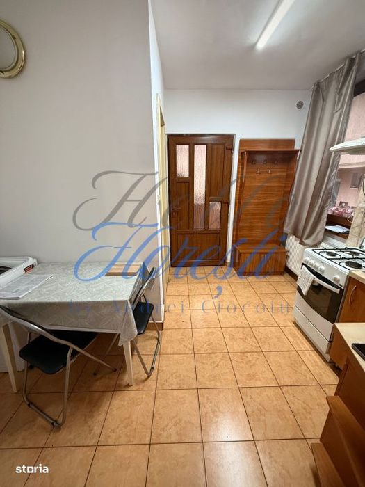 Garsoniera 30 mp, Iris