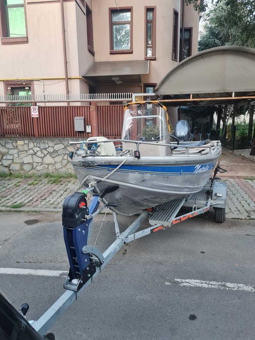 Barca BUSTER S 2008 cu Motor YAMAHA 70cp si Peridoc.
