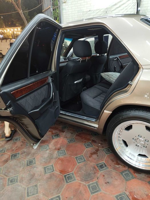 Mercedes W124 Ешка