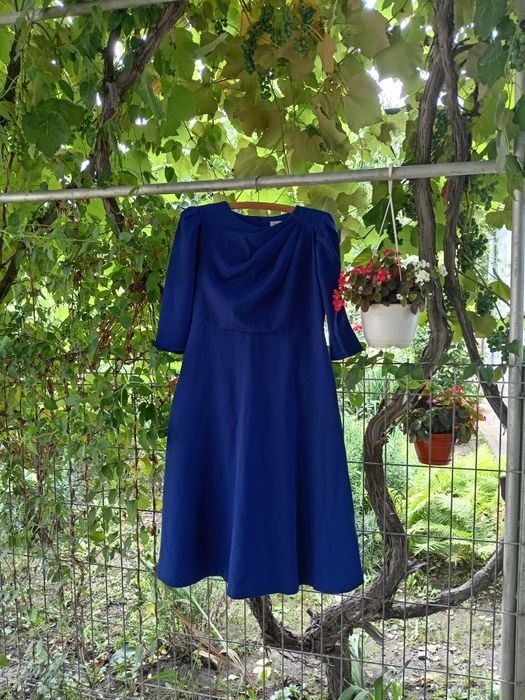 Rochie albastră midi APELLO nr. 42, nouă, 300 lei